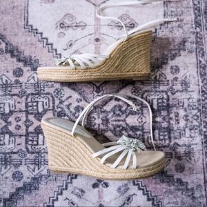 Daisy Straw White Strapy Heels Size 8.5 Estrilda
